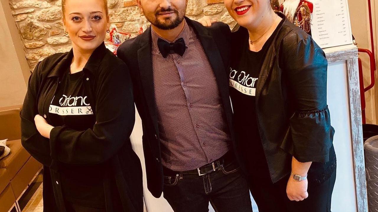 Luca Orlandi con le sue dipendenti