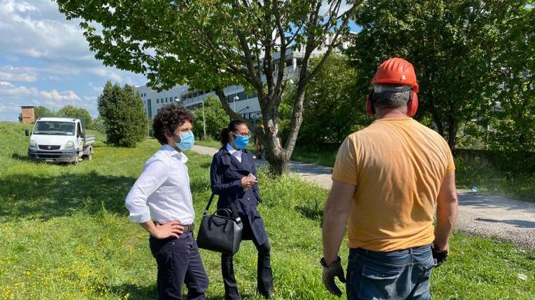 Il sopralluogo del vicesindaco Barsottini al cantiere della ciclopista lungo l'Arno