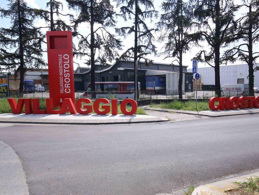 Nella stazione Mediopadana gli operai tornano al lavoro 