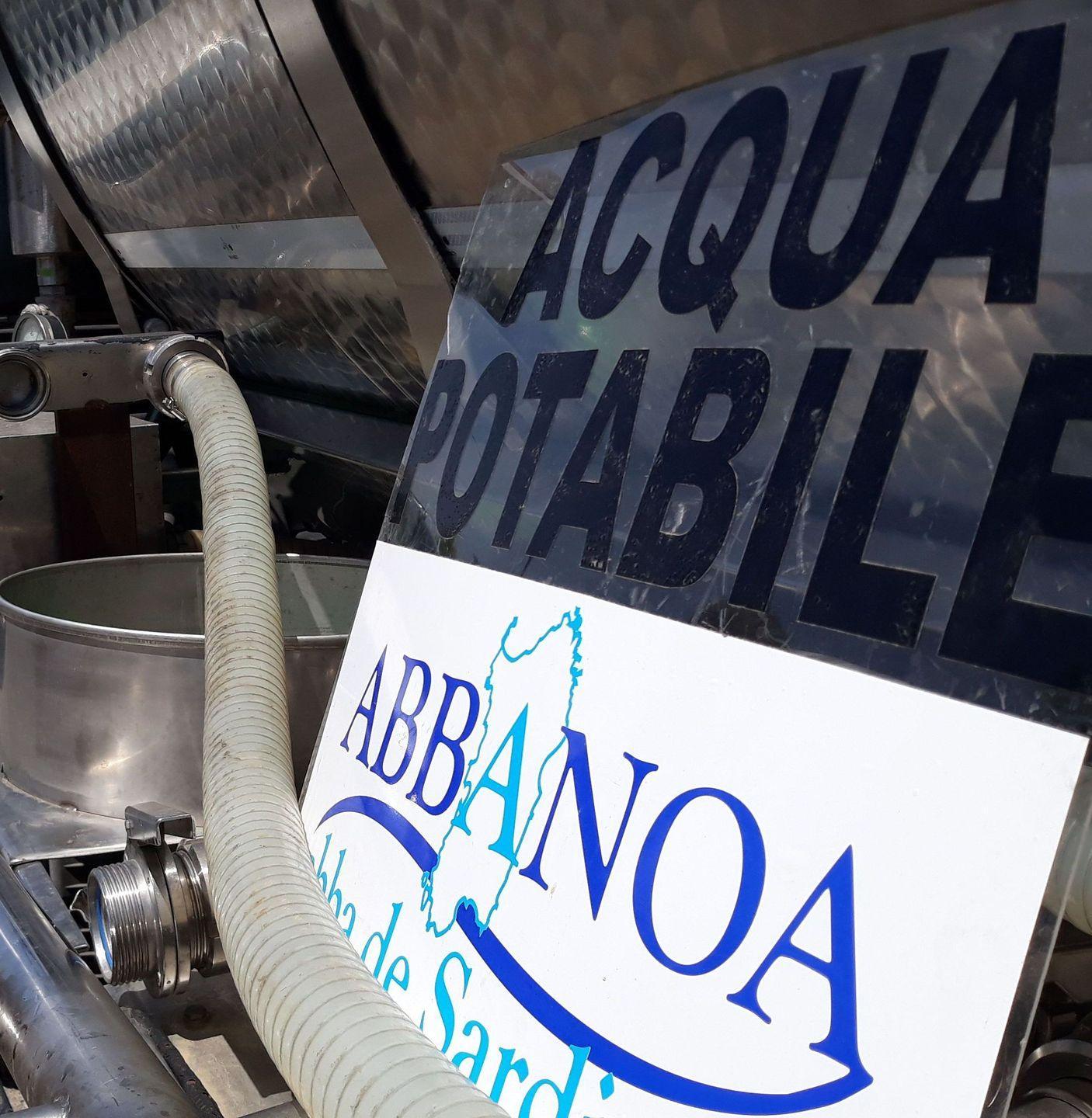 Autobotti Abbanoa nelle località a sud della città