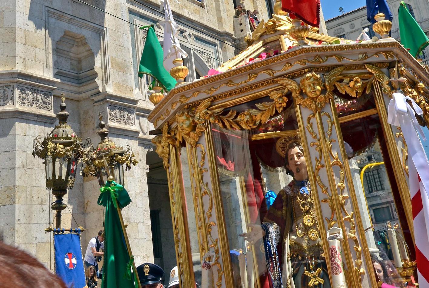 Sant'Efisio verso Nora su un pick up 