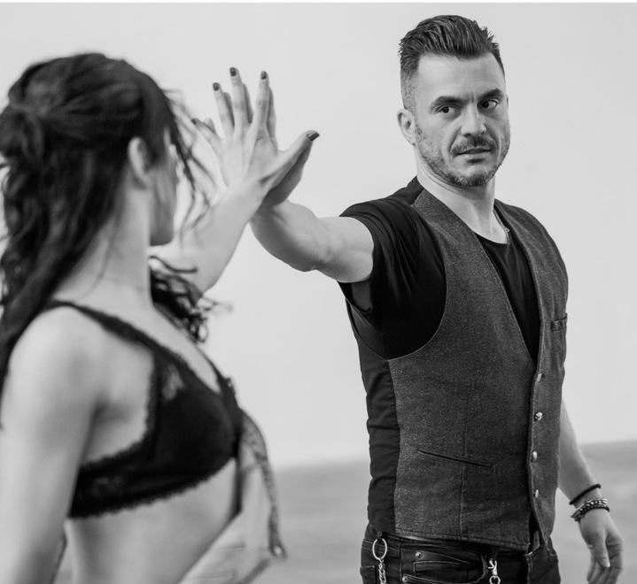Fabio Bidinelli ritorna con il singolo “Liberami”: «Parlo di un uomo travolto dalle emozioni» 