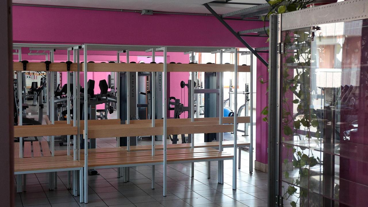 Gli spogliatoi di una palestra deserti (Foto d'archivio)