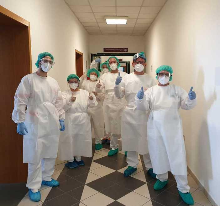 Prevalgono gli aspetti sanitari sulla dovuta comunicazione