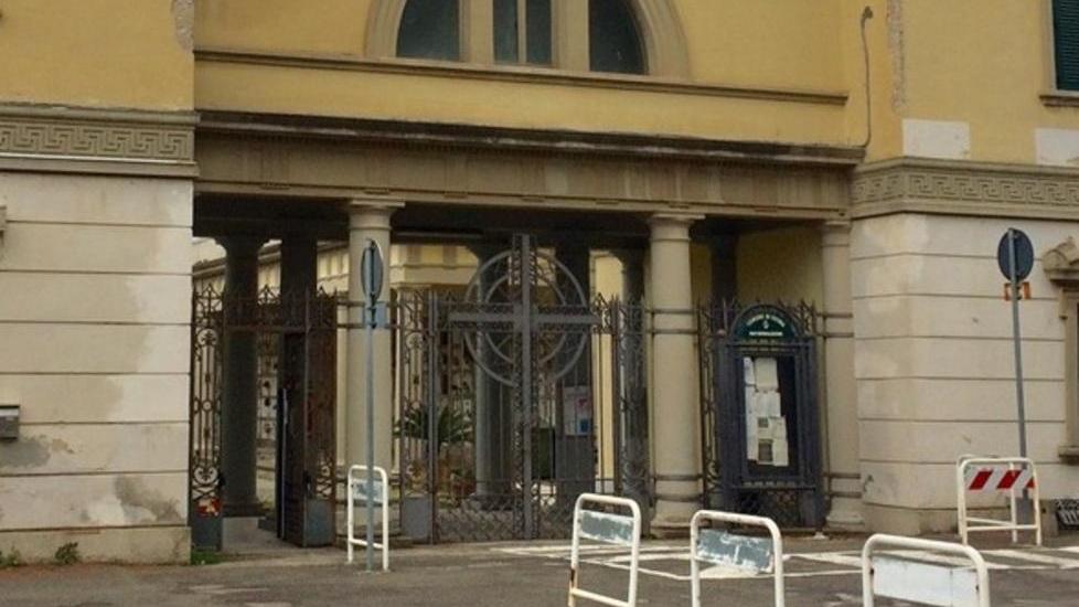Cimiteri mai chiusi resta l’interrogativo di parchi e aree verdi