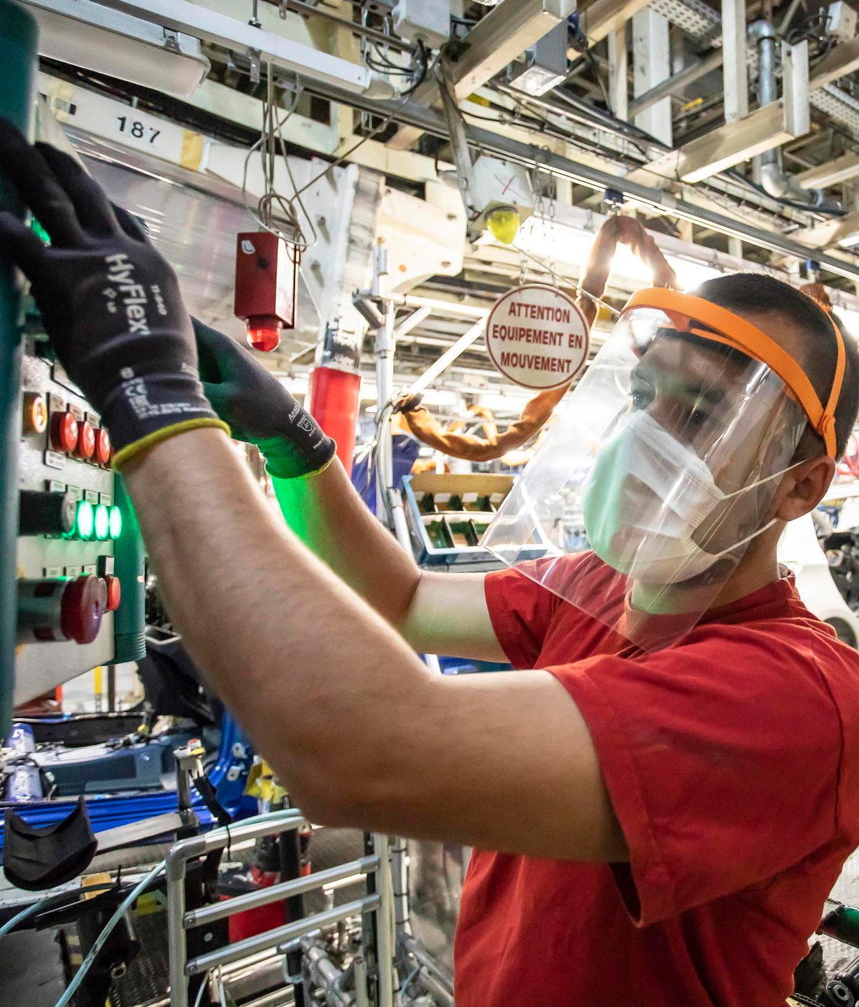 [EMPTYTAG]La Francia riapre, ma mantiene la cautela