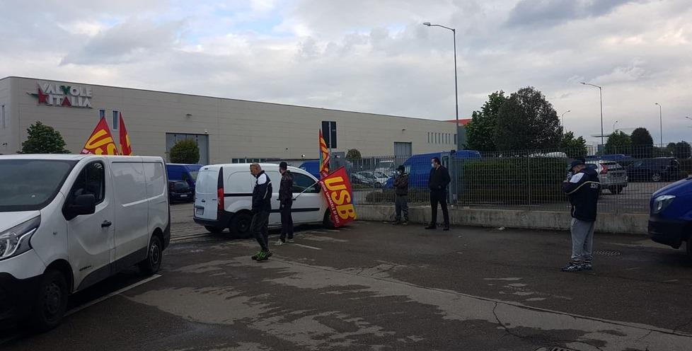 Modena. Logistica, due giorni di scioperi e tensioni davanti alla Sda 