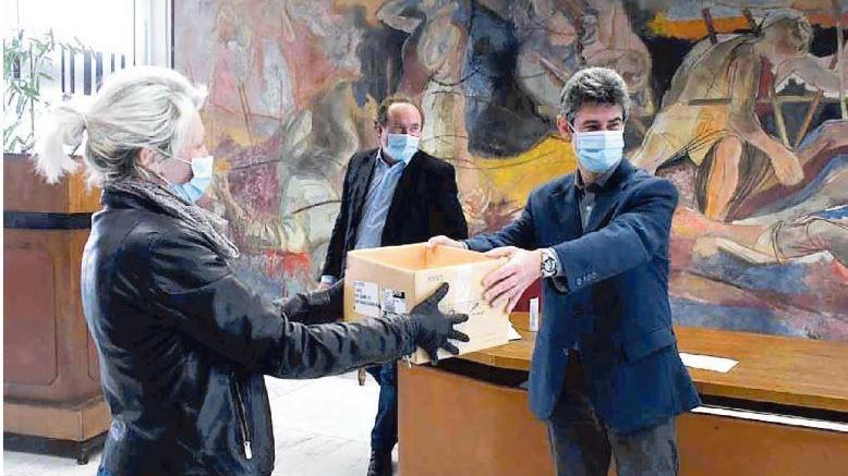 Gli esercenti di Carrara al sindaco: «Non vogliamo riaprire per forza. Ma senza aiuti, noi siamo finiti»