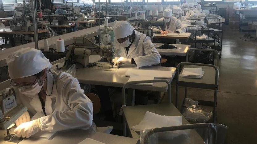 Mascherine, aziende gelate dal calmiere: «A questo prezzo si lavora in perdita»