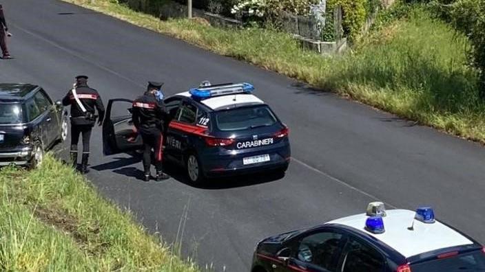 Alla guida sotto l’effetto di droghe e senza patente, denunciato