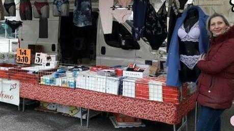 Ambulanti allo stremo «Da mesi non si vende Ricordatevi di noi»