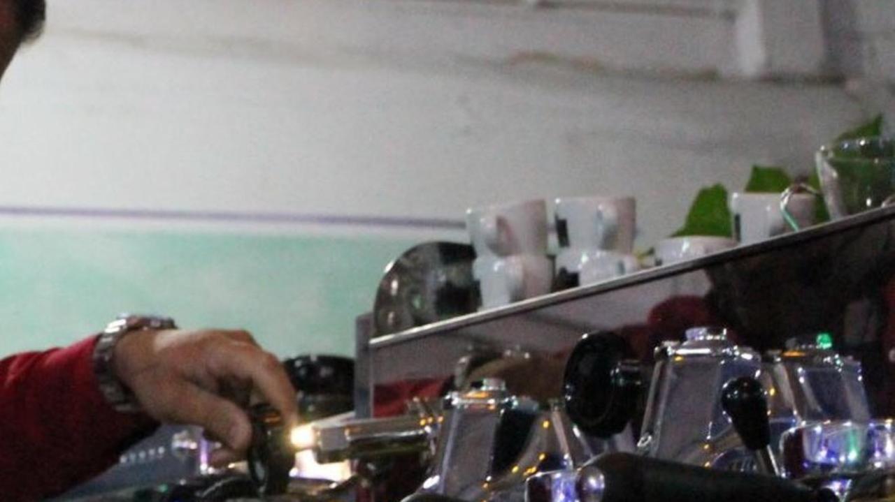 I baristi danno le chiavi al sindaco