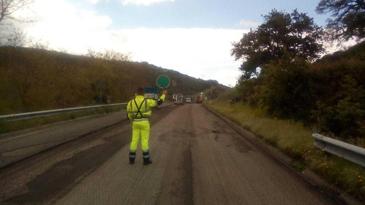 Via al nuovo manto stradale