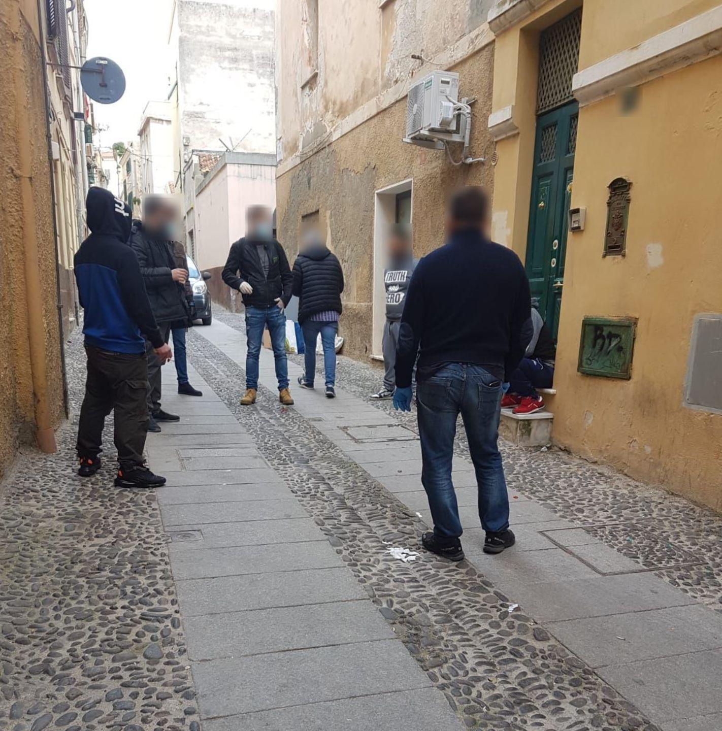 Birra tra amici al centro storico sanzionate quattro persone