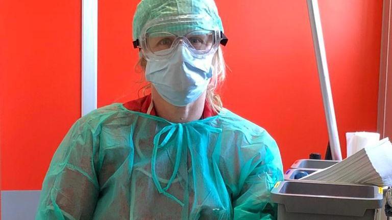 L'addetta alle pulizie nell'ospedale si sfoga: «Spesso maltrattate e denigrate»
