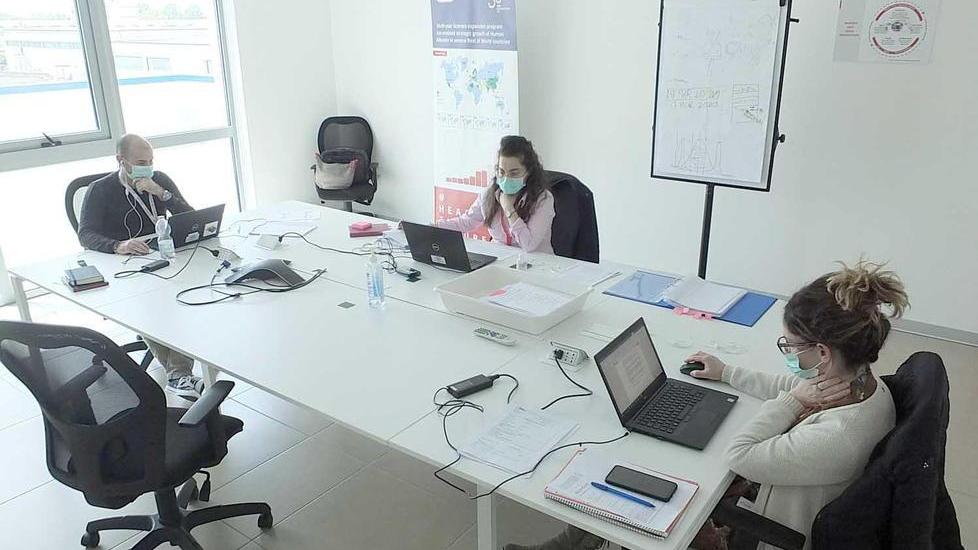 Aziende e fase 2: percorsi obbligati, termometri digitali e porte mai chiuse