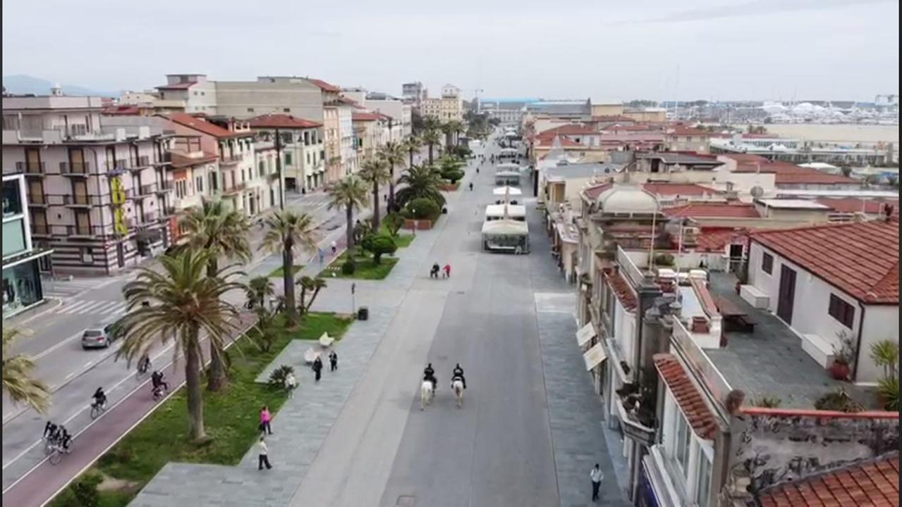 Un fermo immagine del video dal drone pubblicato dal Comune di Viareggio