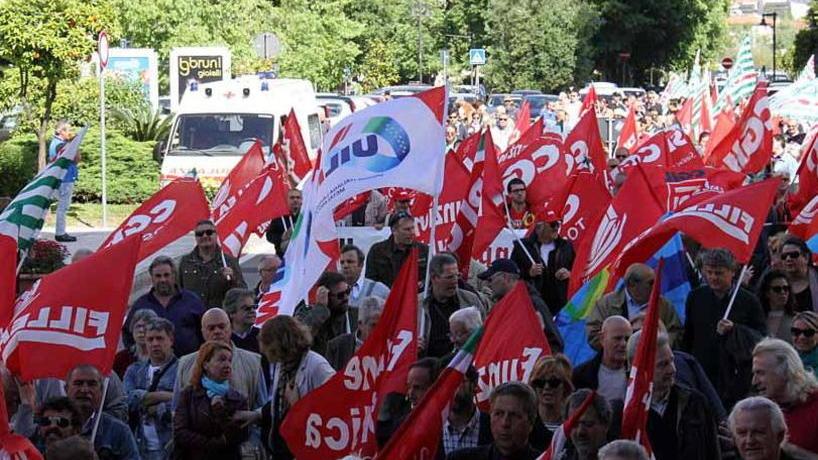 Un Primo Maggio con le piazze vuote «Ma lottiamo per lavoro e sicurezza»