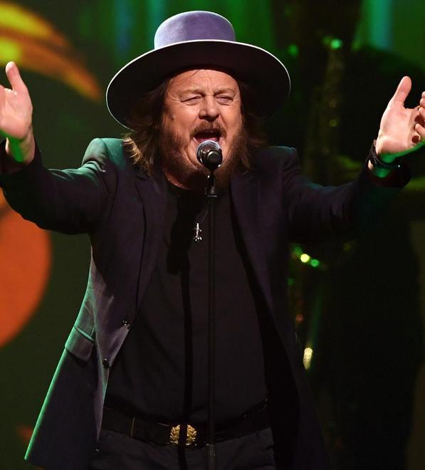 Zucchero, 1° maggio la festa del cuore «Canto da casa per chi non lavora» 