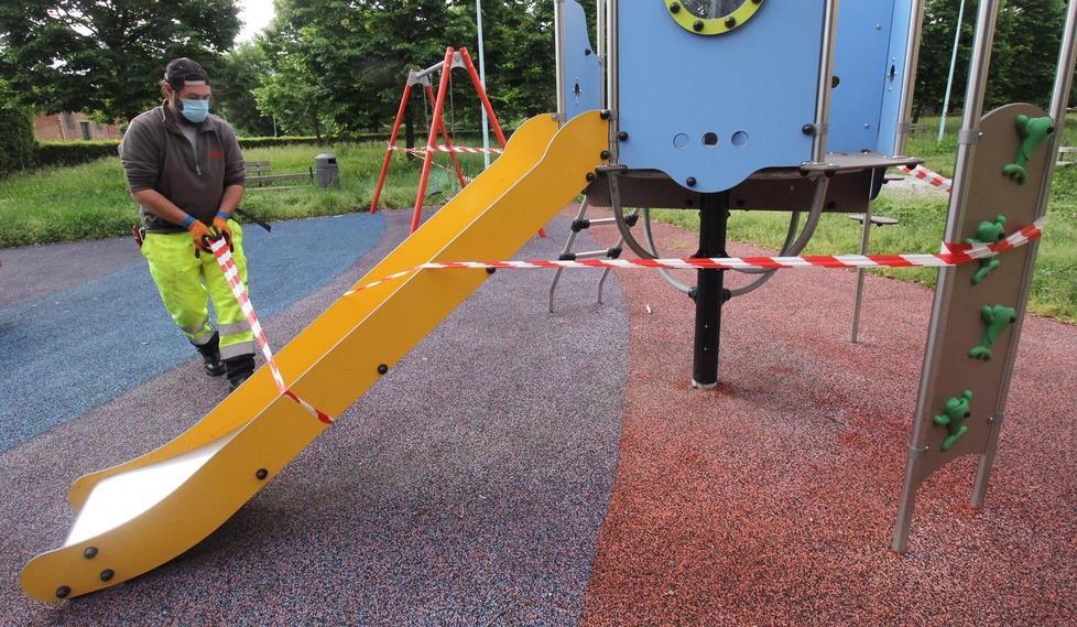 Riaprono i giardini, non i grandi parchi Tavola, Galceti e Ippodromo off limits 