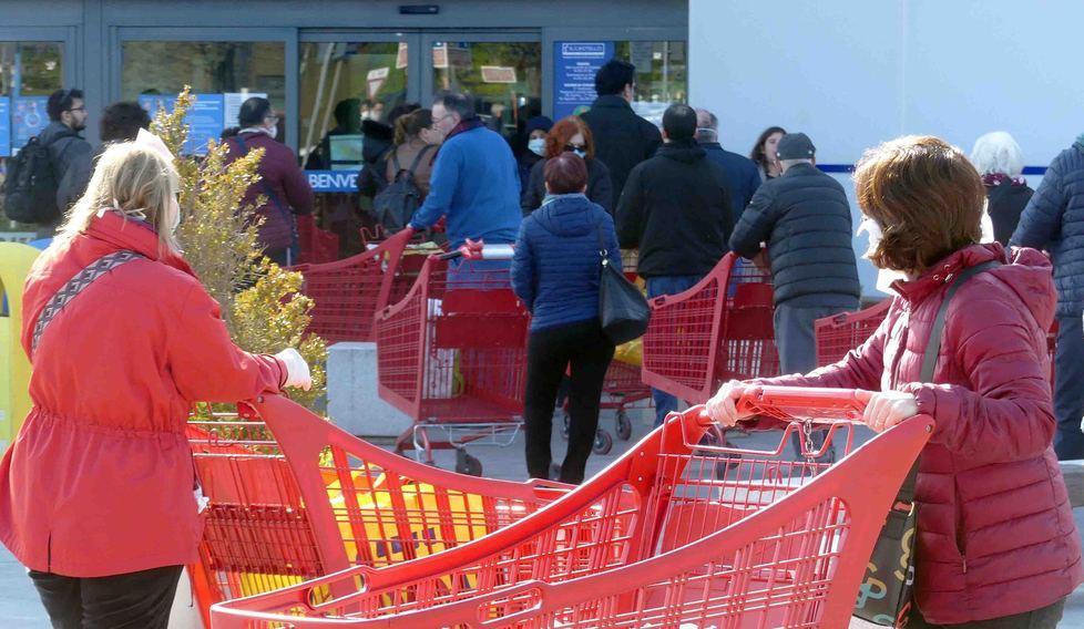 «Criteri discriminatori sui buoni spesa» Il giudice al Comune: riaprite i termini 