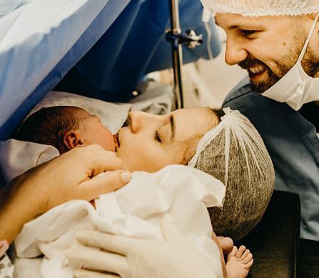 Coronavirus in Sardegna, stop al divieto d’accesso: anche i papà in sala parto 