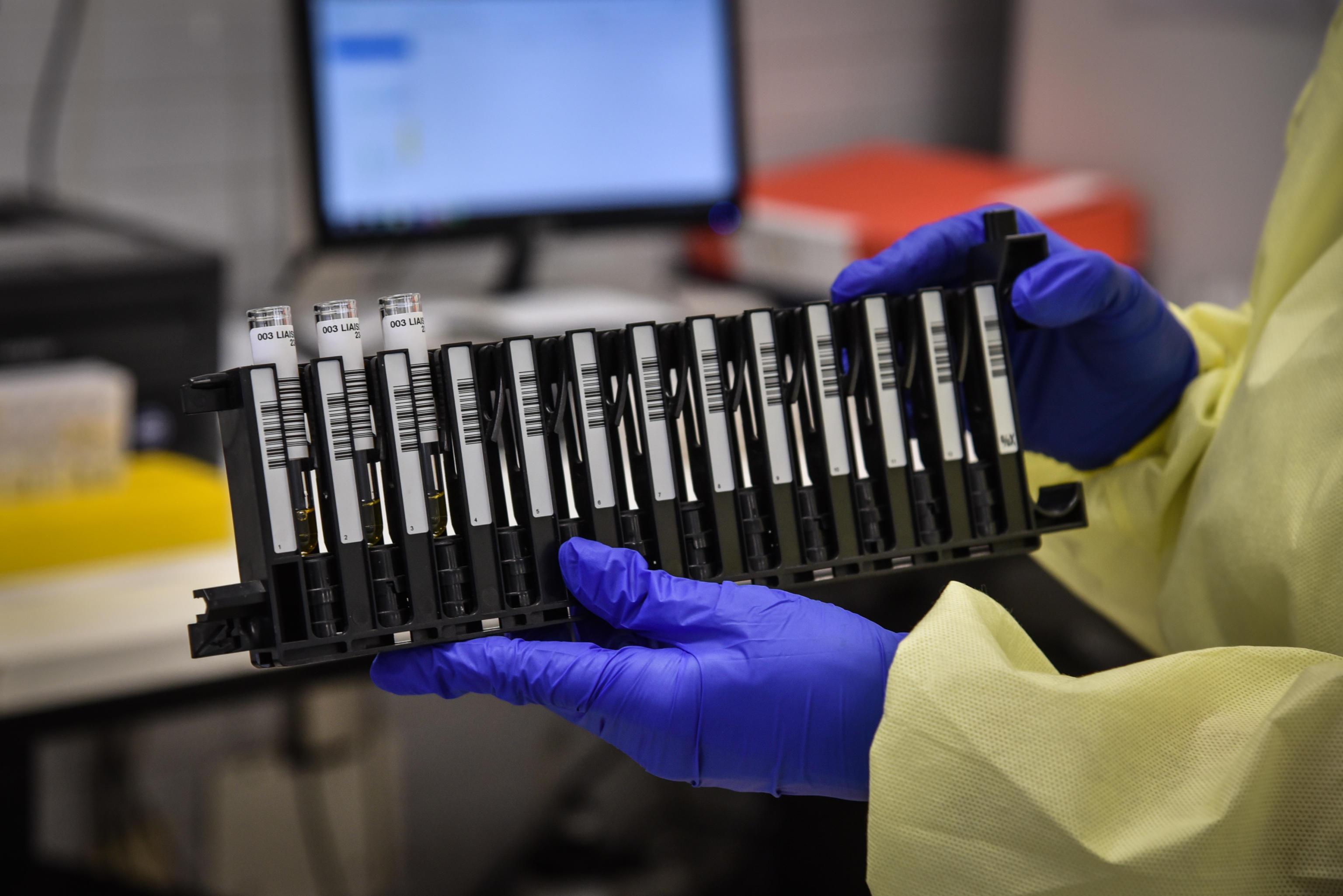 Covid 19, la commissaria Ue: "Anche l'Università di Cagliari in prima linea per il vaccino"