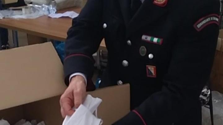 Le mascherine sequestrate nel Macrolotto