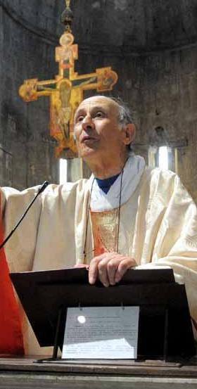 «Carrara dall’alto è bellissima, ma che scempio i monti martoriati» 