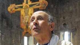 «Carrara dall’alto è bellissima, ma che scempio i monti martoriati»