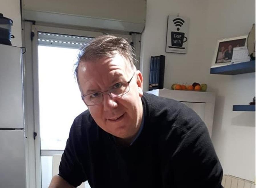 Guarisce dal virus dopo un mese di agonia: «La stanza 8B, per un mese la mia casa» 