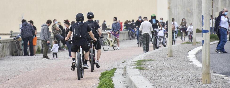 Abbigliamento, parrucchieri e bagni: si cerca una soluzione. Mare, sport e cimiteri: tutte le regole da lunedì 4 a Livorno
