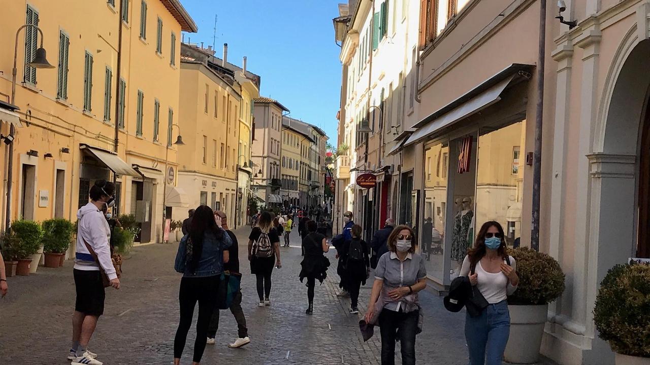 Andare a pranzo dai congiunti? Secondo l’Anvu non è proibito