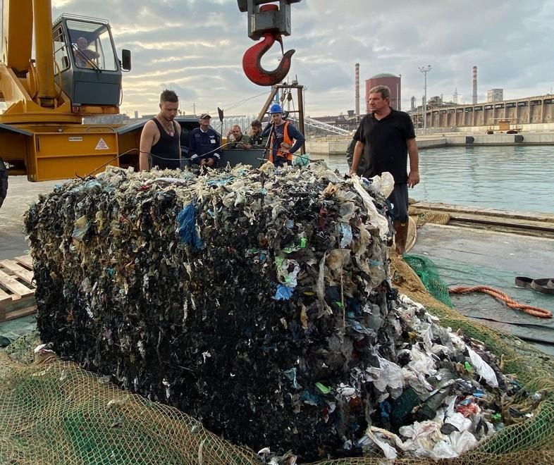 Ecoballe, Caligiore alza bandiera bianca: «Il recupero è a un punto morto» 