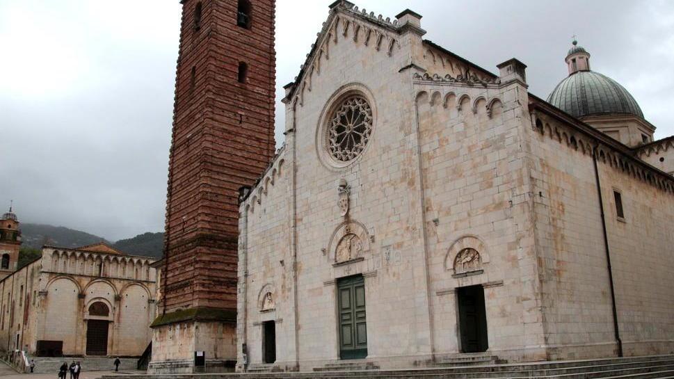 Piazza del Duomo a Pietrasanta