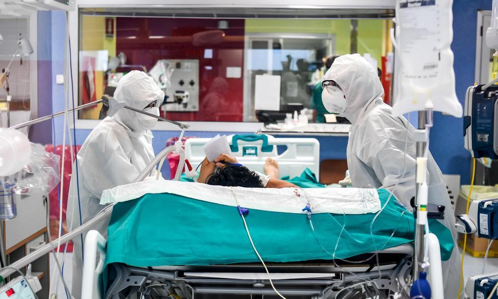 Covid, altre due vittime a Lucca e Piana, morta una 86enne ospite della rsa La Perla 