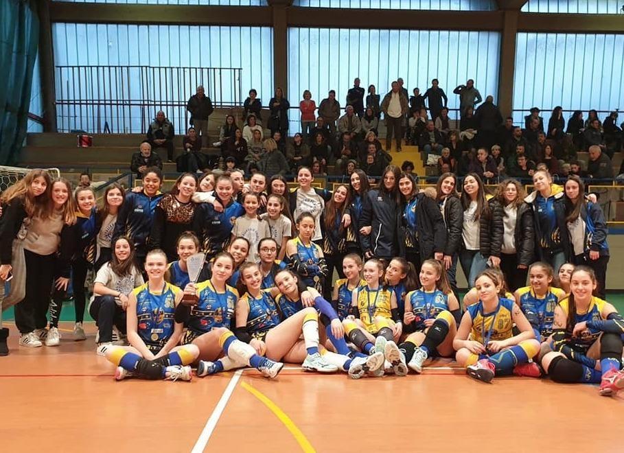 Una foto di gruppo delle atlete dell'Upv Buggiano