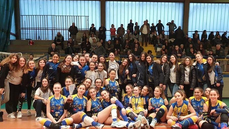 Una foto di gruppo delle atlete dell'Upv Buggiano