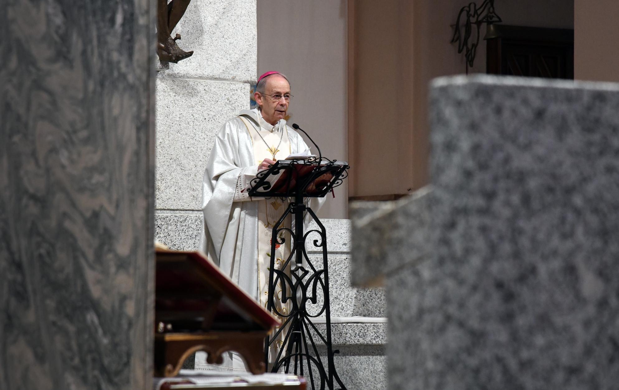 Monsignor Antonello Mura (foto massimo locci)