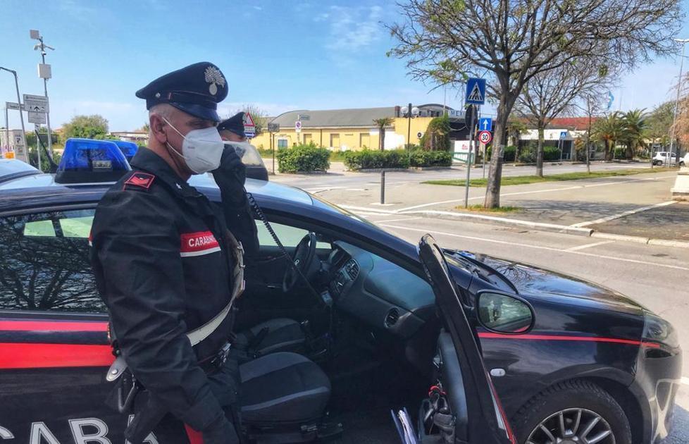 Gli ex tornano con violenza Due arresti dei carabinieri 