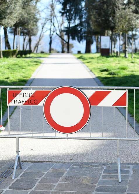 Mura riaperte Niente giochi per i bambini