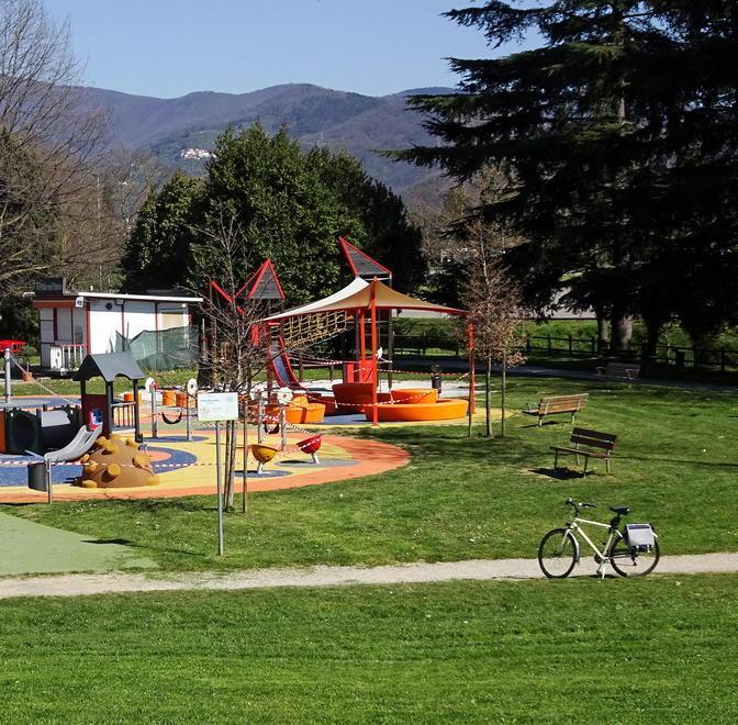 Erba alta nei cimiteri: apertura rinviata e anche tre parchi rimarranno chiusi 