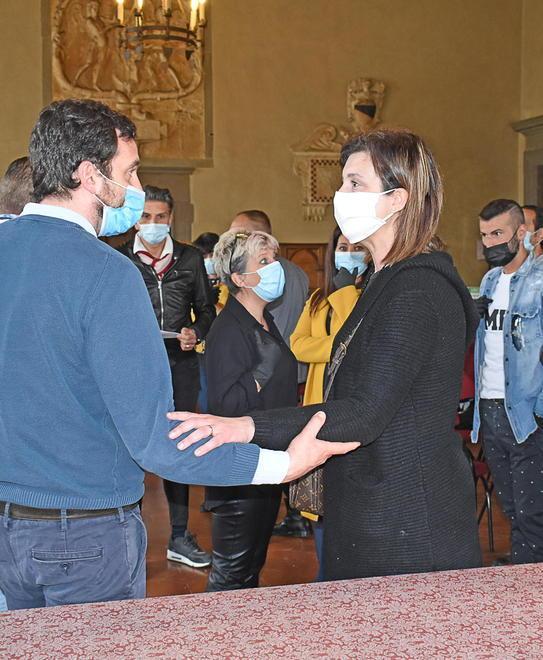 «Fateci riaprire i negozi il prima possibile e controllate chi lavora abusivamente» 