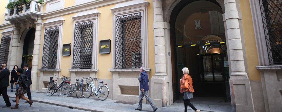 Credem in tempo di crisi pronta ad acquistare Cassa Risparmio di Cento