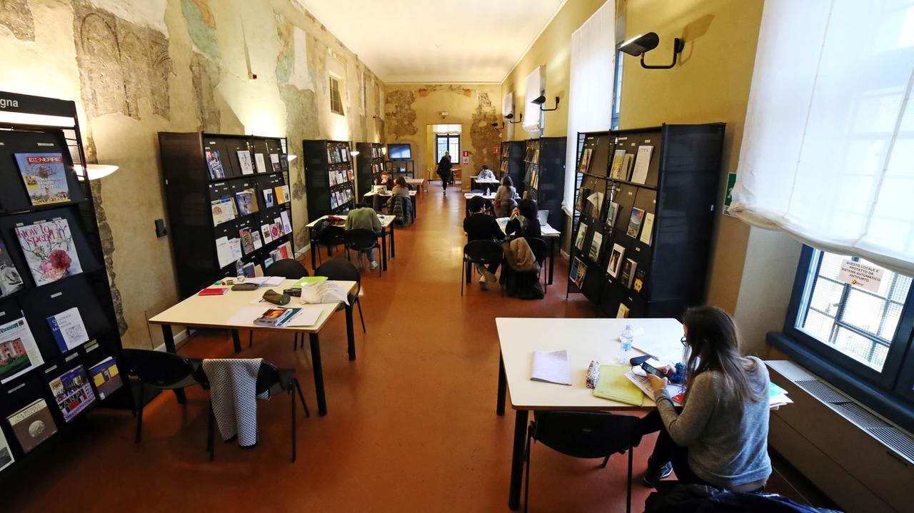 Biblioteche ancora chiuse, a Ferrara ripartenza lenta