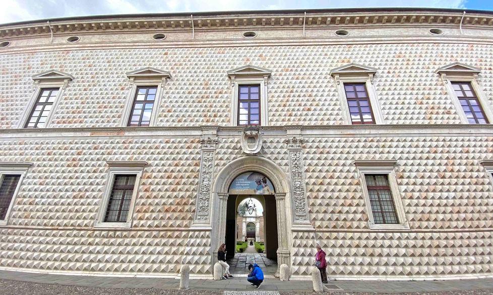 Palazzo Diamanti, Gulinelli come Fabbri: «In autunno prima la mostra e poi i lavori» 
