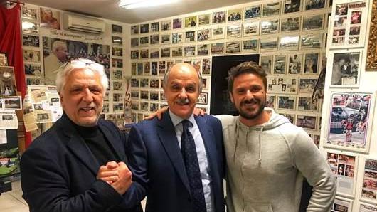 Ivano Fanini (a sinistra) insieme al presidente della Federciclismo Renato Di Rocco e al figlio Christian