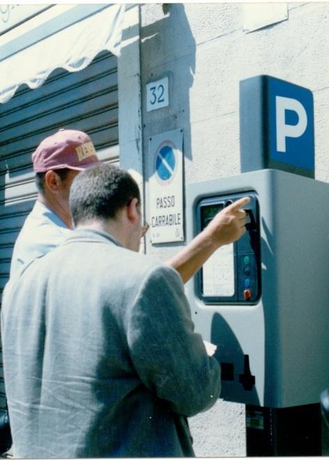 Slitta a giugno la scadenza dei permessi