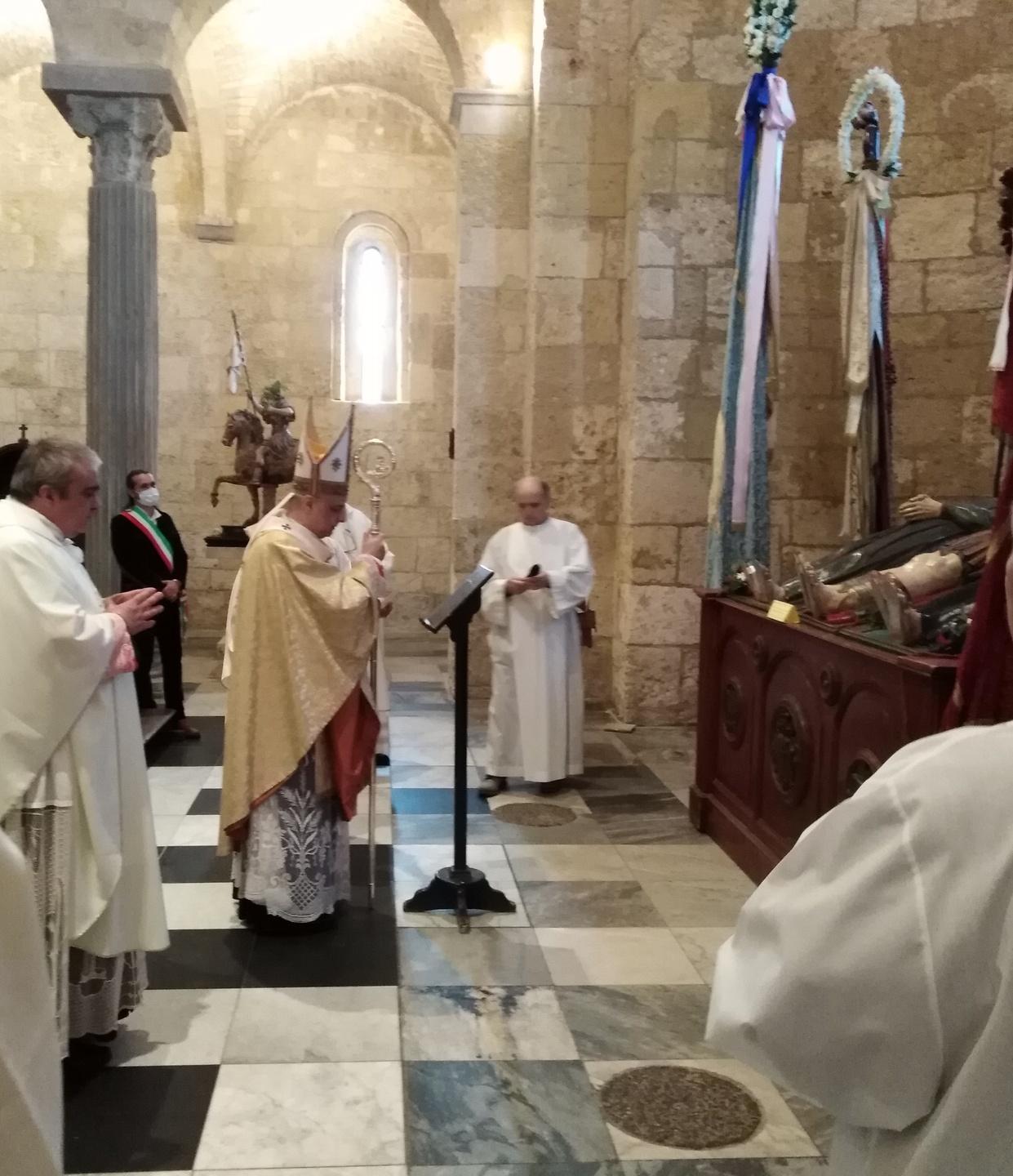 Martiri senza processione rito per pochi in Basilica 