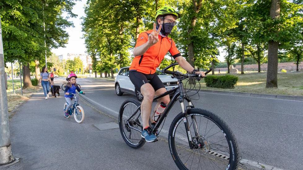 Ferrara, un sospiro di sollievo. Il dopo lockdown ha il sapore del caffè: «Bello vedere gente»